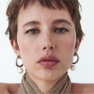 Zara PEARL HOOP EARRINGS NWT Silver tone